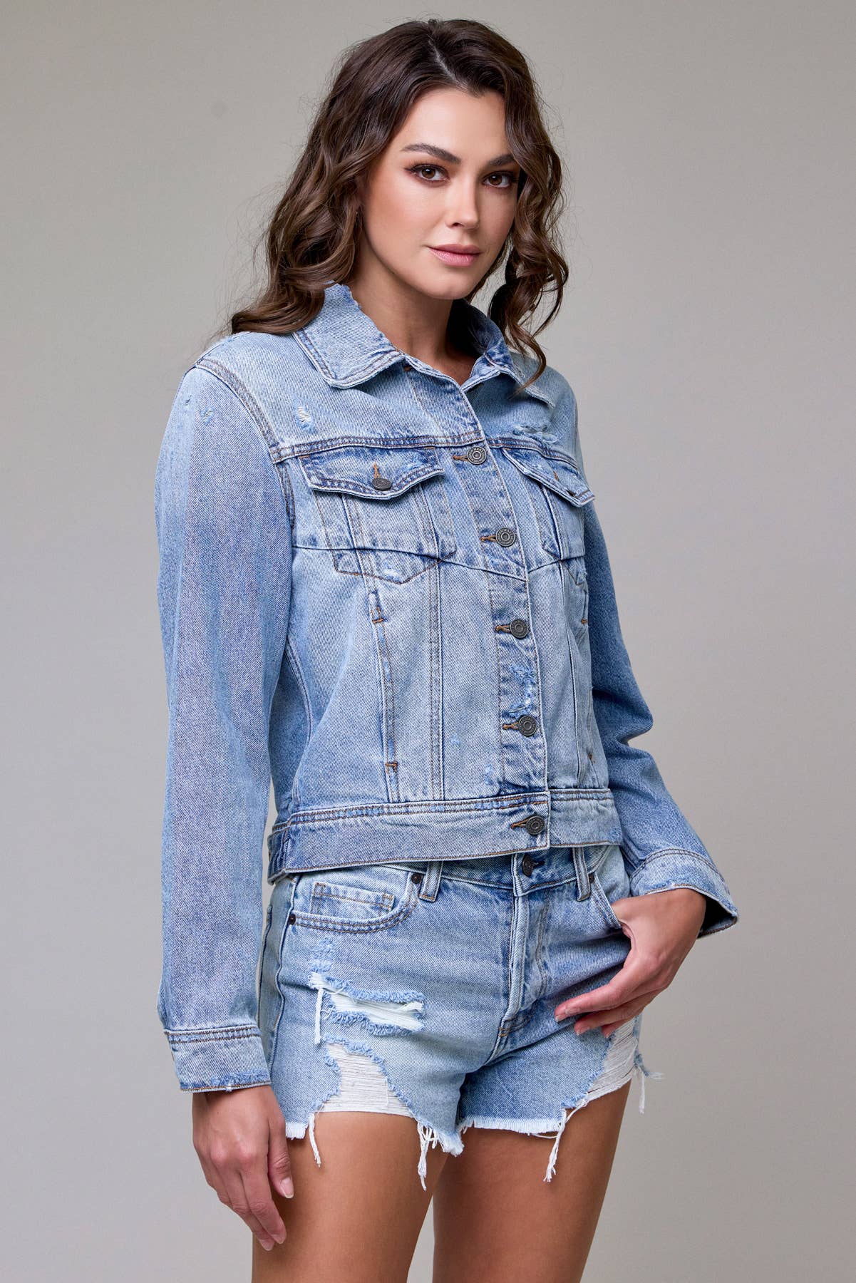 Hidden Jeans - Wholesale Denim Jacket - Women's - Light Wash Fitted Trucker Jacket1