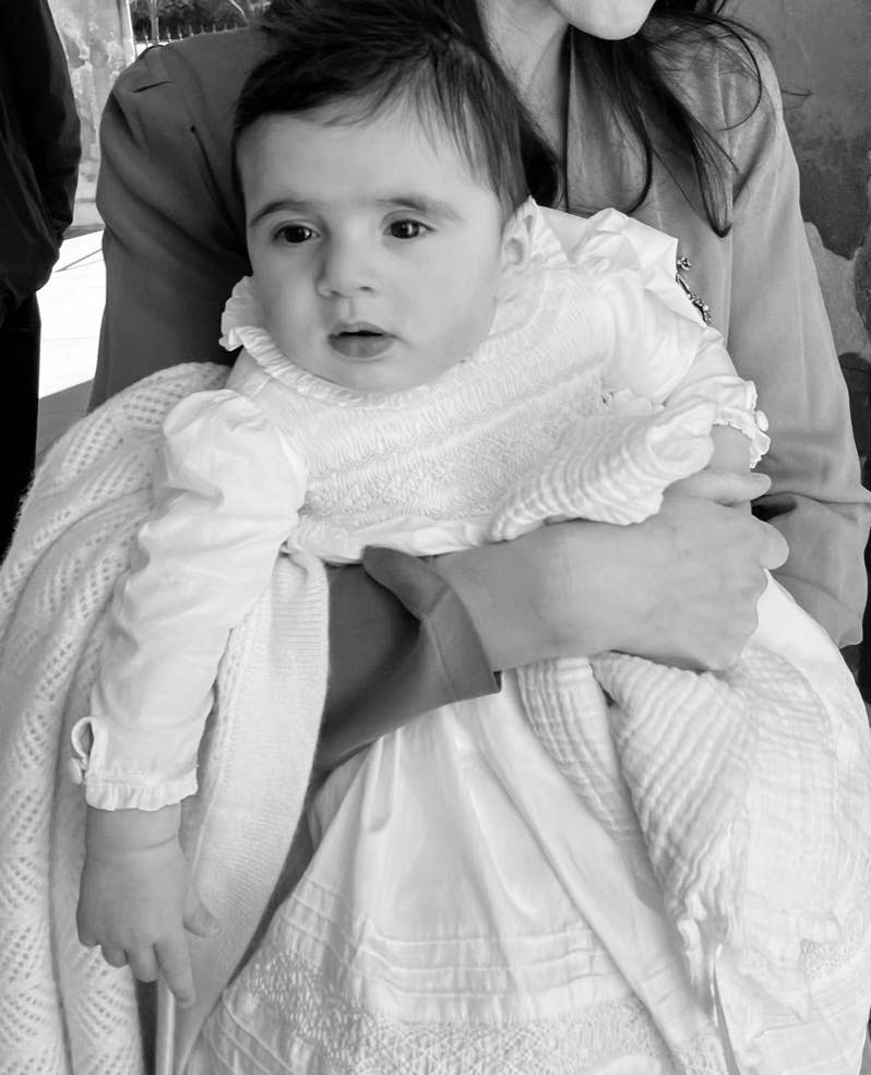 Annafie London Ltd - Wholesale Jurkset - Baby - Klassieke doopjurk met handgesmokte details voor ceremonie8