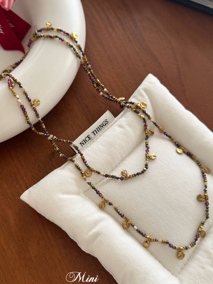 Halskæde med hamret tekstur og skivevedhæng for engroshandel hos MINICYBER STUDIO