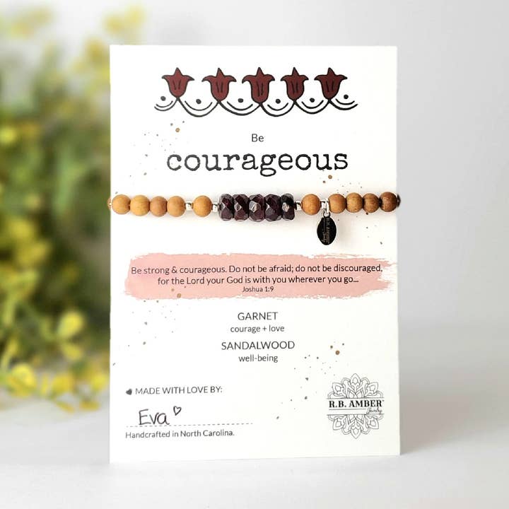 Granat | Edelsteinarmband „Be Courageous“ für den Großhandel von R.B. Amber Jewelry