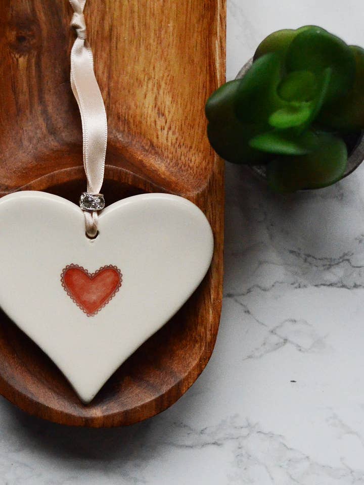 Red Love Heart keramisch hart voor wholesale door Dimbleby Ceramics
