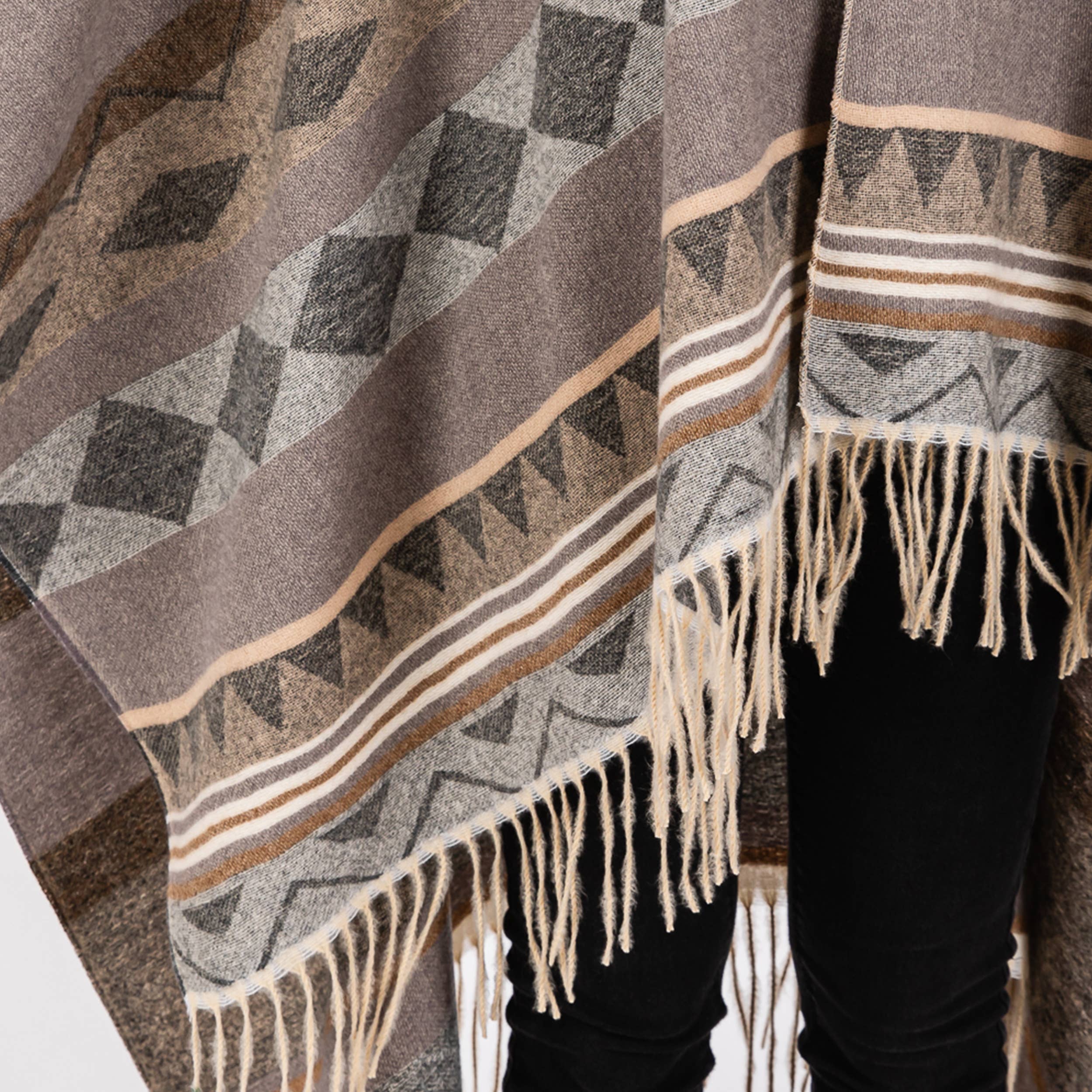 Hana – wholesale Kimono – Women's – Aztec Pattern with Fringe Ruana Winter Kimono15