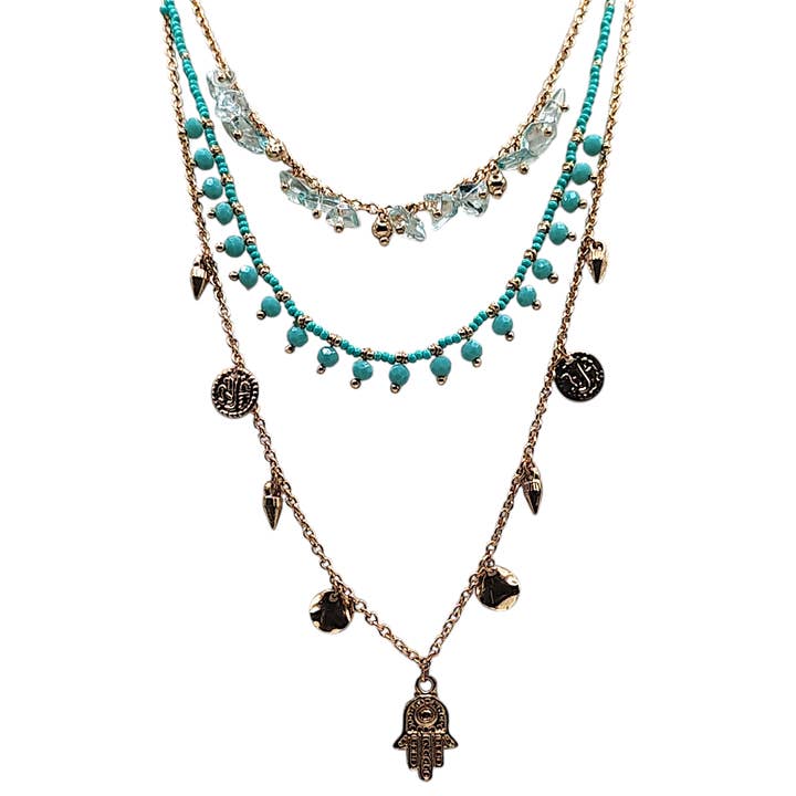 Collier à trois rangs en cristal avec main de Hamsa et perles turquoise pour la vente par Narratives The Line