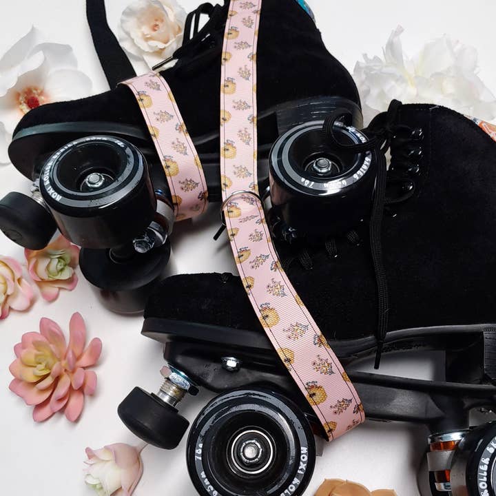 Bee Hive & Flowers Black Adjustable Roller Skate Leash for wholesale by Project Pinup