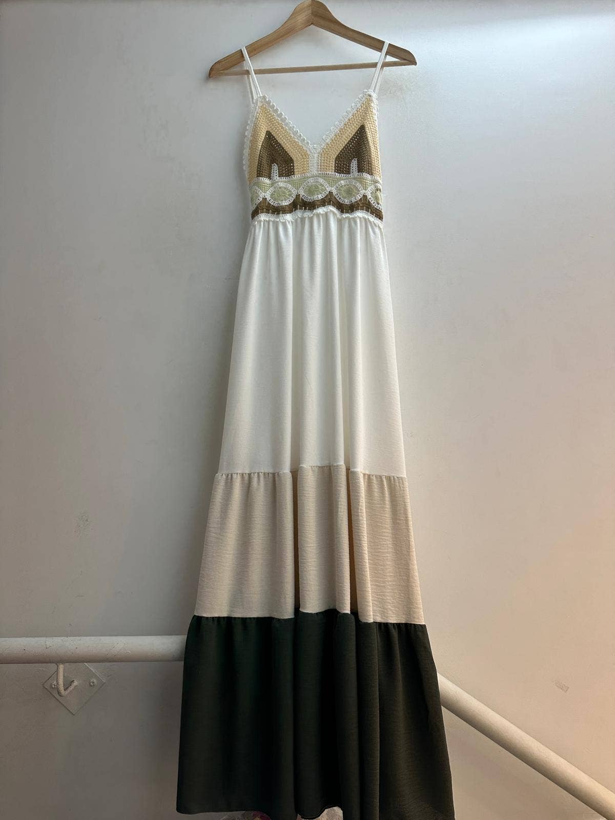 LORIANE - Venta al por mayor Vestido - Mujer - Vestido largo sin mangas bordado, talla única1