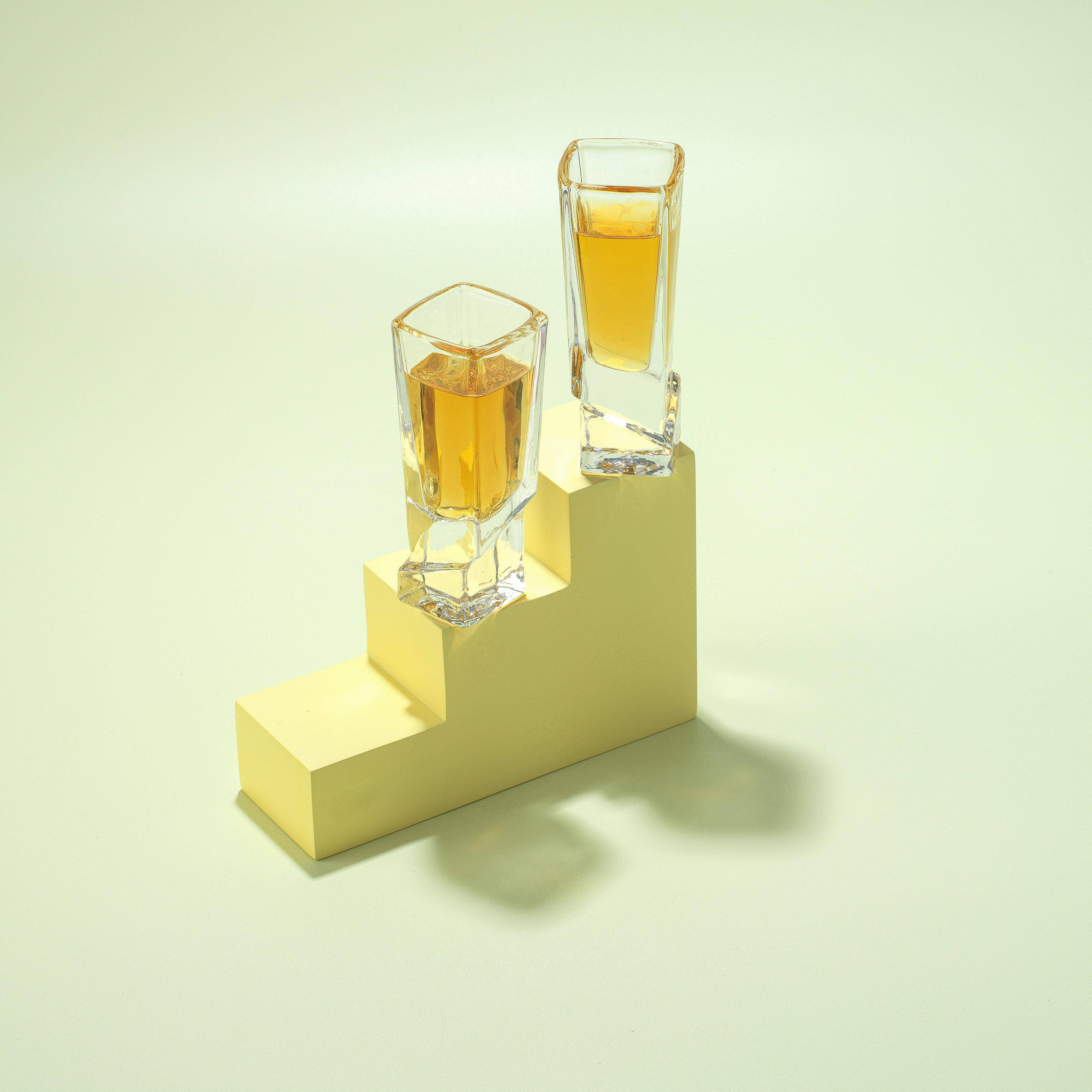 JoyJolt - Venta al por mayor Vaso de chupito - Vasos de chupito Carre Square con base pesada, 1.5 onzas, juego de 44