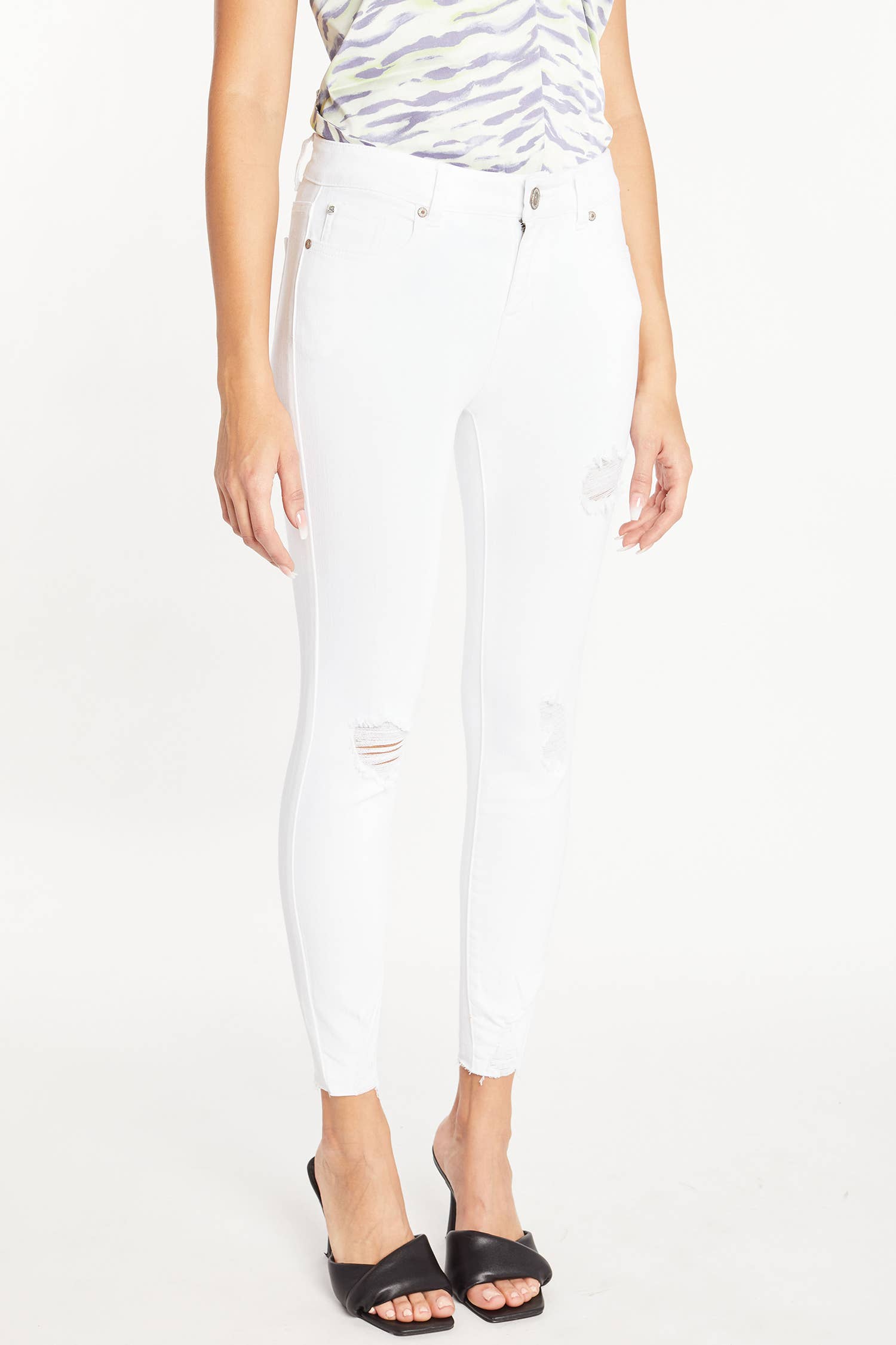 WHITE OPEN PACK Mid Rise Distressed Crop Skinny Jeans WEP3048  for wholesale on Faire4