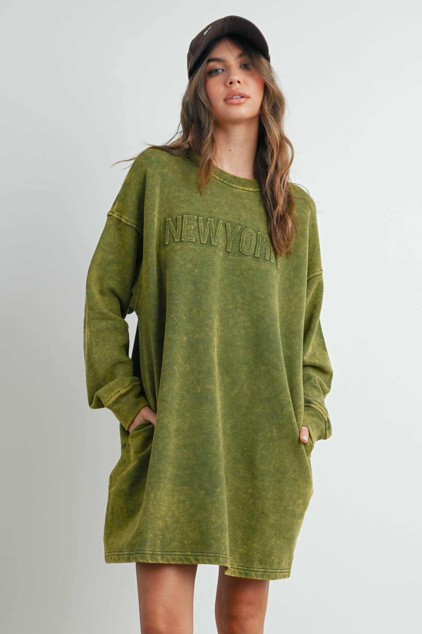 BUTTERMELON – Engroshandel Kjole - Dame – Lang acid wash sweatshirt-kjole - BMD753816