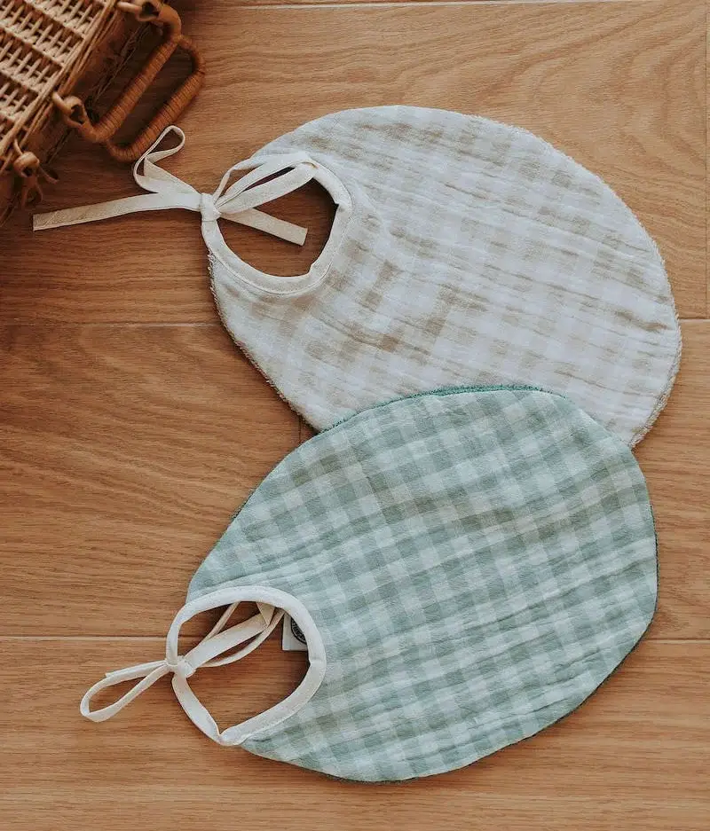 Manufacture des bébés français - Wholesale Bib - Baby - Gingham pebble bib4