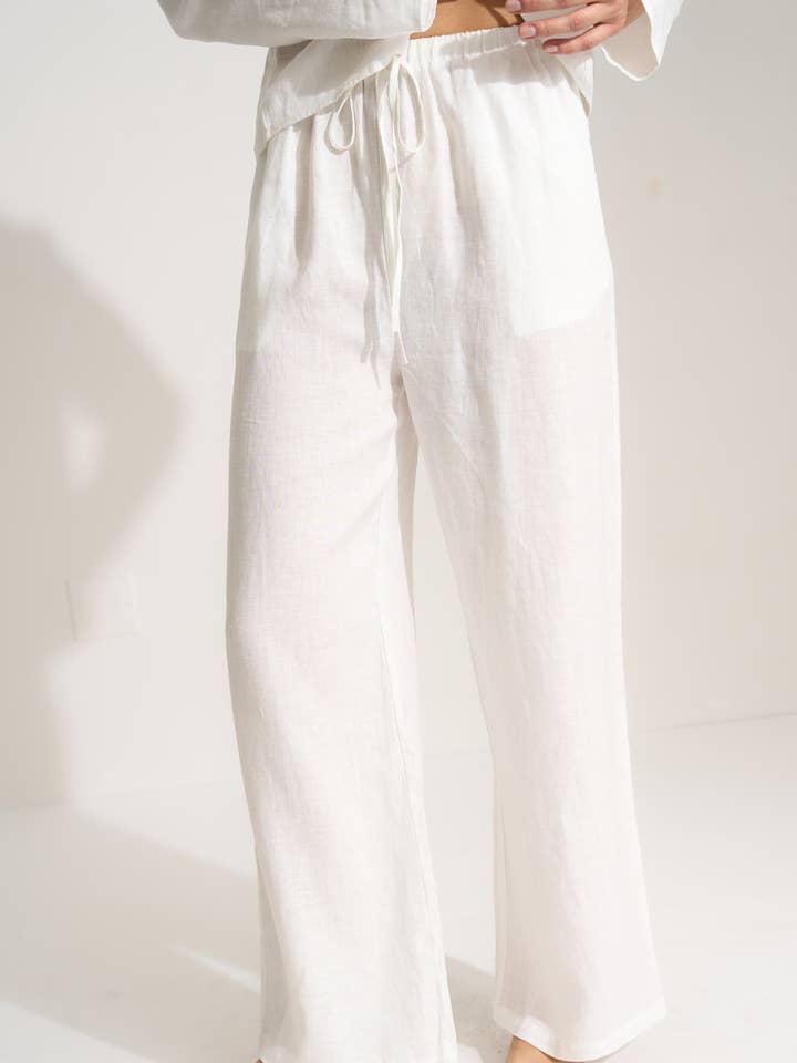 Le pantalon en lin avec cordon de serrage - Blanc pour la vente par Idle