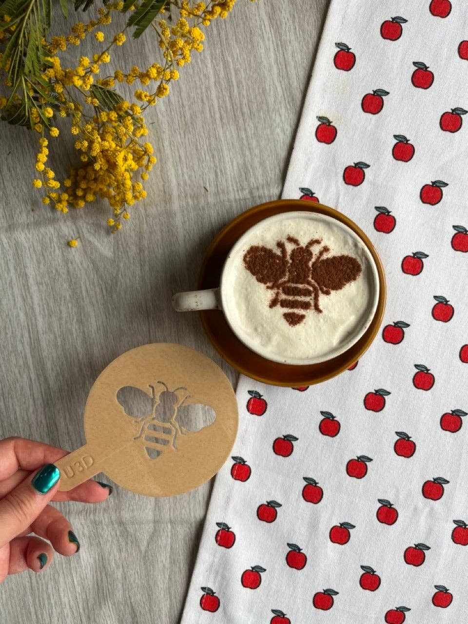 Uniberry 3D - Wholesale Drink topper - Bij - Sjabloon - Koffiesjabloon0