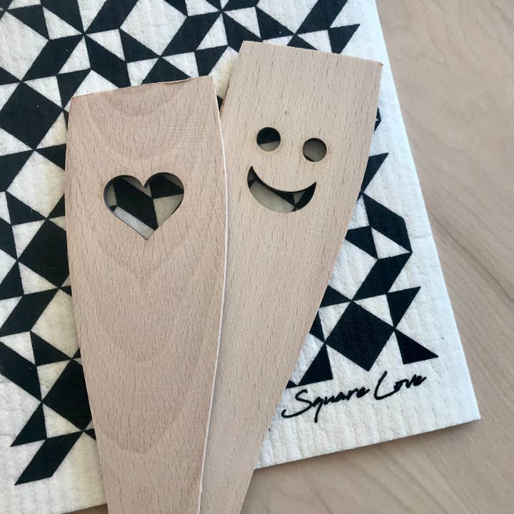 Spatule en bois Happy pour la vente par Square Love