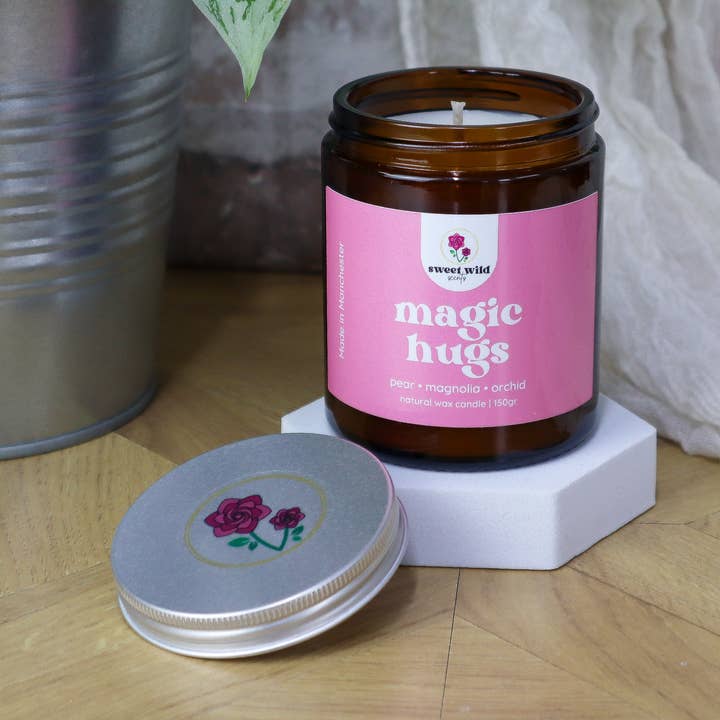 Natural wax Candle Magic Hugs - pear • magnolia • orchid for wholesale by Sweet Wild Scents