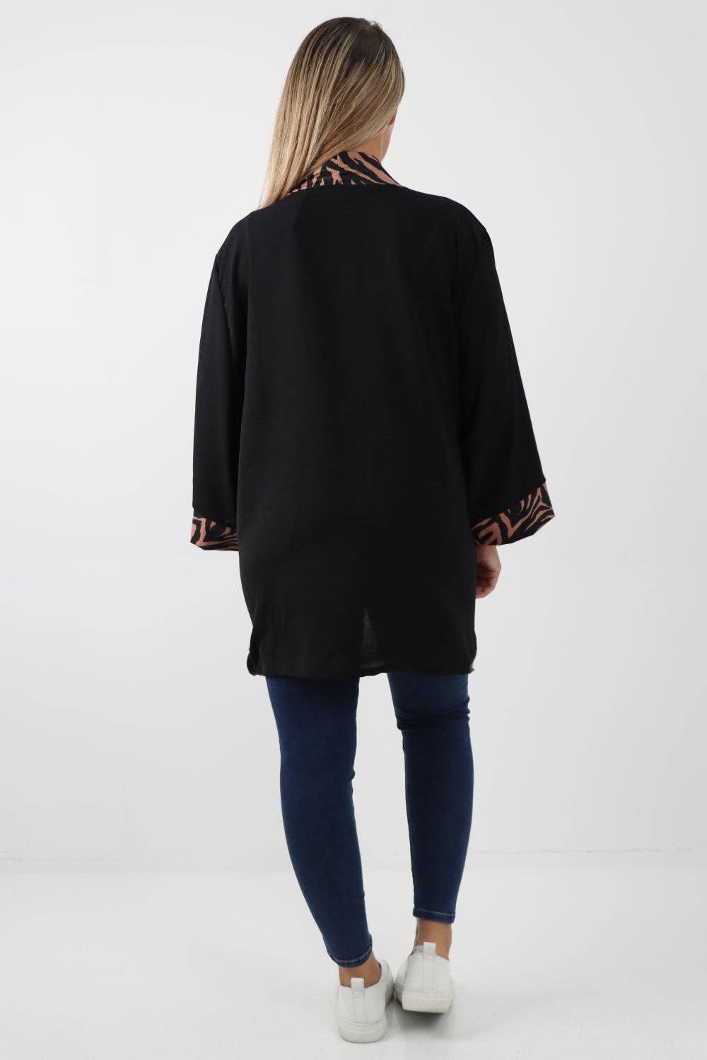 Miss Bold – Engroshandel Jakke - Dame – Italiensk 3/4 ærmet trykt panel åben frontjakke3