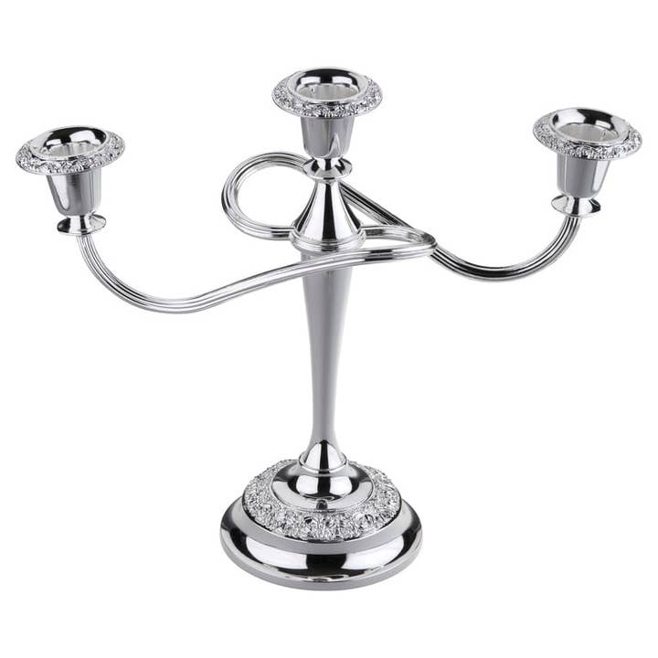 Candelabro Queen Anne 3 con braccio a spirale rosa chiaro 9 7/8" h x 4" l x 11 3/4" l x 11 3/4" l l placcato in argento inglese (resistente all'ossidazione). CODICE #: 0/8213. per la vendita all'ingrosso da parte di Corbell Silver