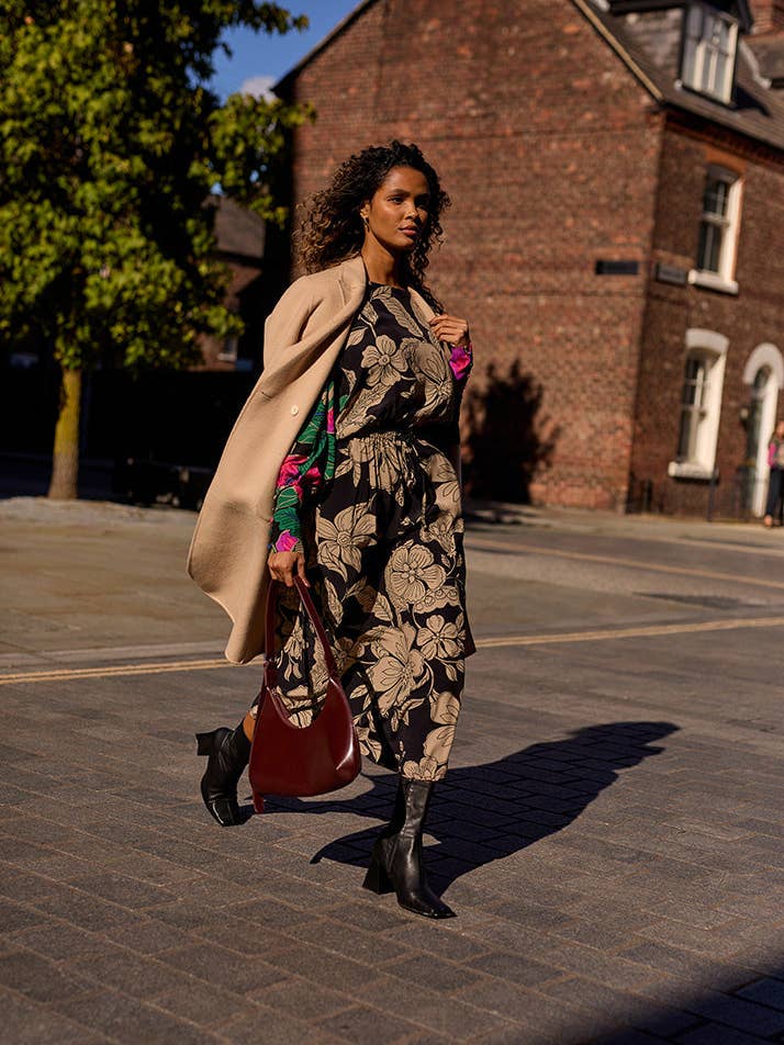 Robe Midi Imprimée Florale à Taille Froncée Celeste en Multicolore pour la vente par Lily and Lionel