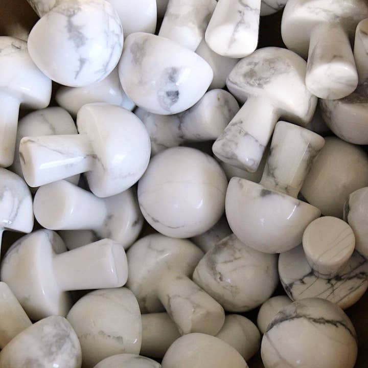 Pebble House – wholesale Andlig sten/kristall – Howlite Mini Svamp (Kristaller & Stenar)