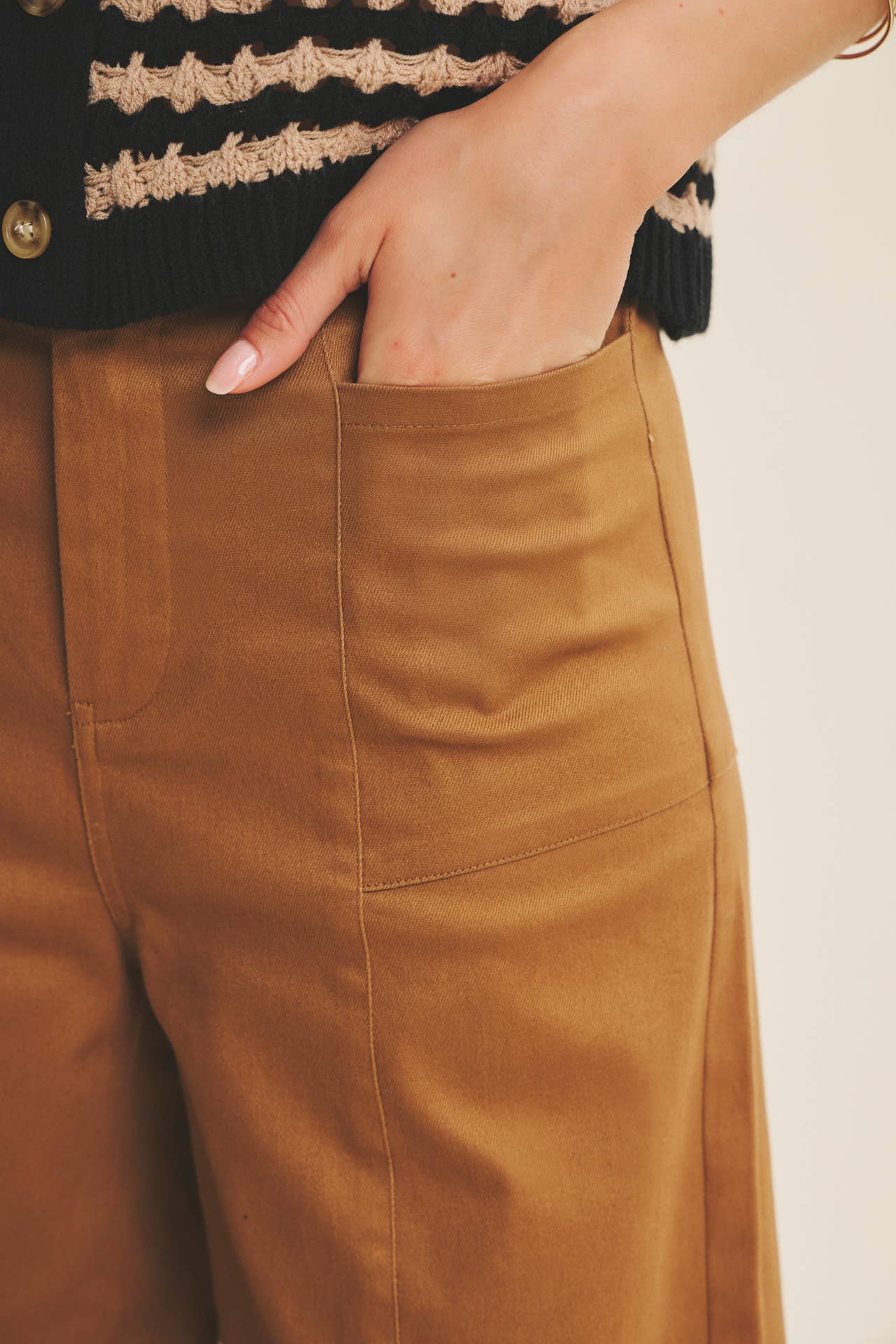 in february – Calças - Mulher por atacado – CALÇAS ESSENCIAIS DO DIA A DIA ELÁSTICAS DE PERNA LARGA E COMPRIMENTO ATÉ AO TORNOZELO21