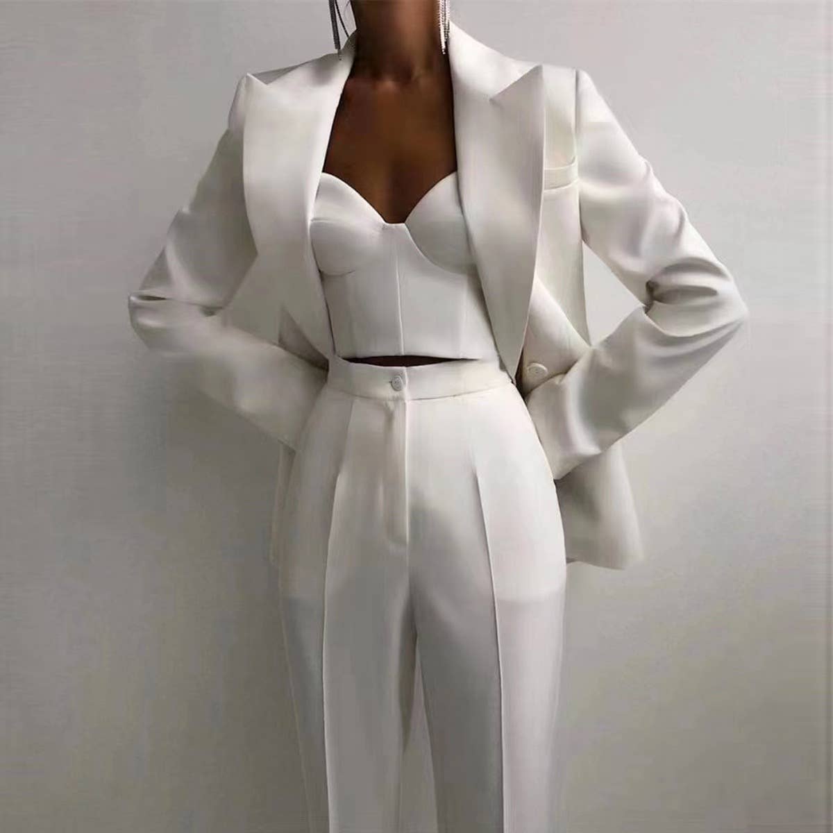 Productseeker - Wholesale Suit Set - Women's - SET062(3) Chic Blazer Set: Elegant Top & Tailored Pants4
