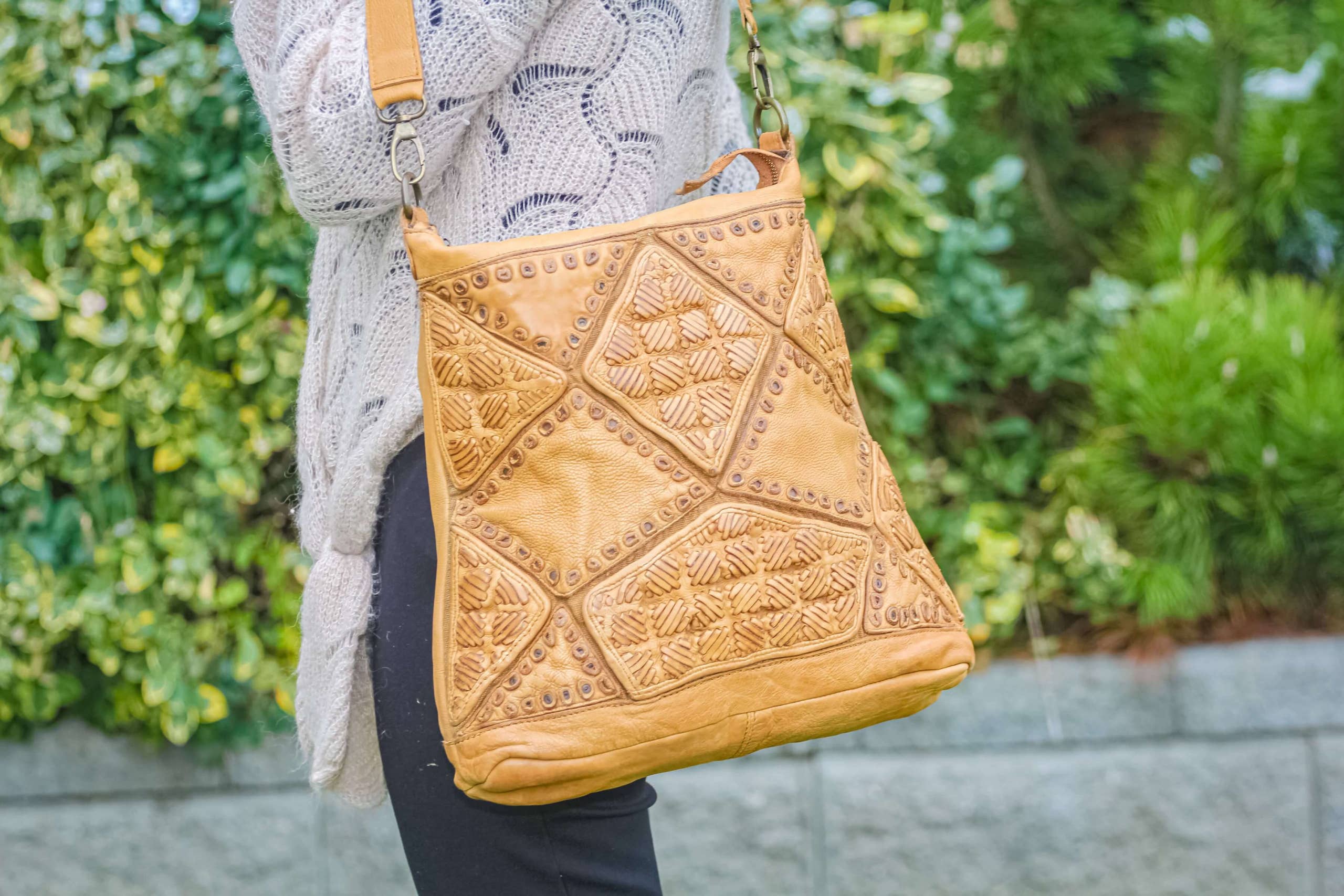 Keaan Leather Goods – Engroshandel Skuldertaske – til kvinder – [GIULIA] HOBO & CROSSBODY | SMØR BLØDT OKSEKØD LÆDER8