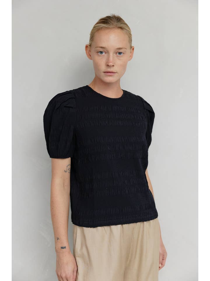 MOD REF – wholesale Blus - Dam – The Celia Top | Texturerad puffärmad topp17