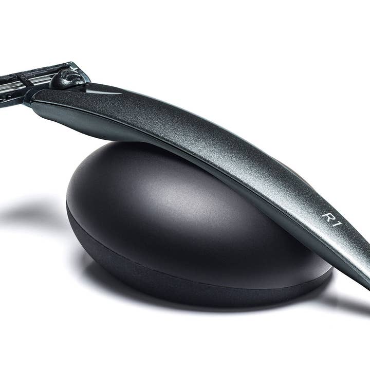 Bolin Webb – wholesale Razor – Men's – R1 Graphite Triple Set - Gillette Mach 32