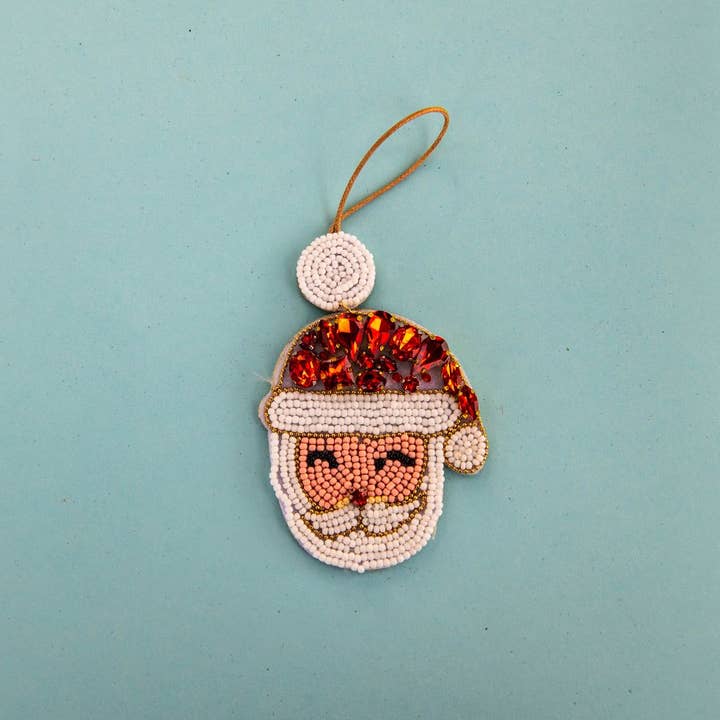Ornement perlé visage de Père Noël pour la vente par Gypsea Beach Club