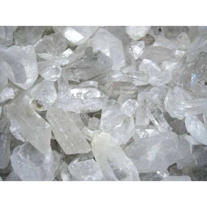 Small Raw White Quartz Points for wholesale by Vives de la Cortada S.L