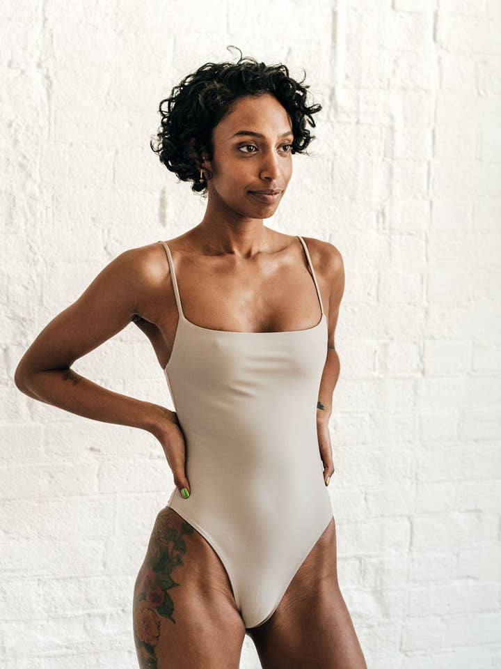 Maillot de bain une pièce Paulina/Crêpe pour la vente par THE SALTWATER COLLECTIVE