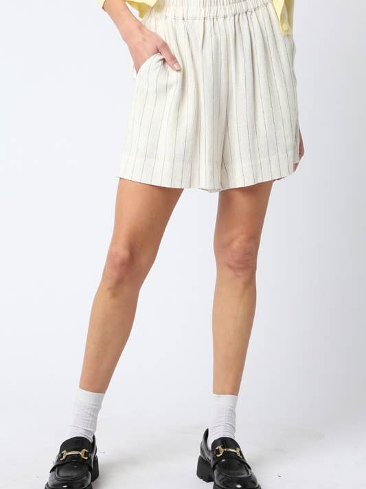 Shorts à rayures Keira pour la vente par Olivaceous