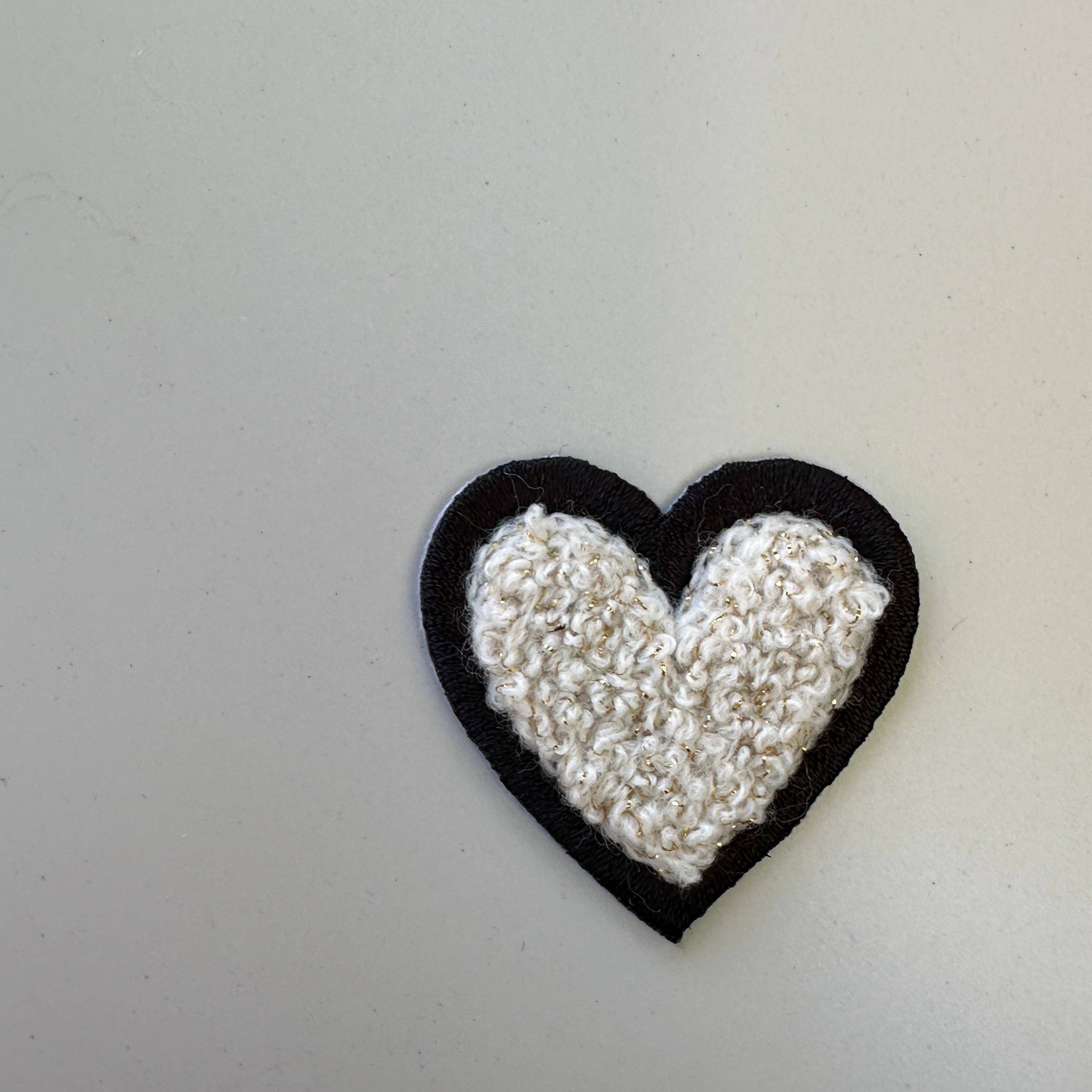 Dotori Dotori - Wholesale Patch - <3 Fuzzy Heart - Gold Shimmer2