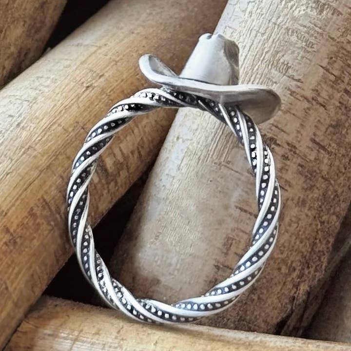 Bague chapeau de cow-boy en argent sterling pour la vente par Heidi J Hale