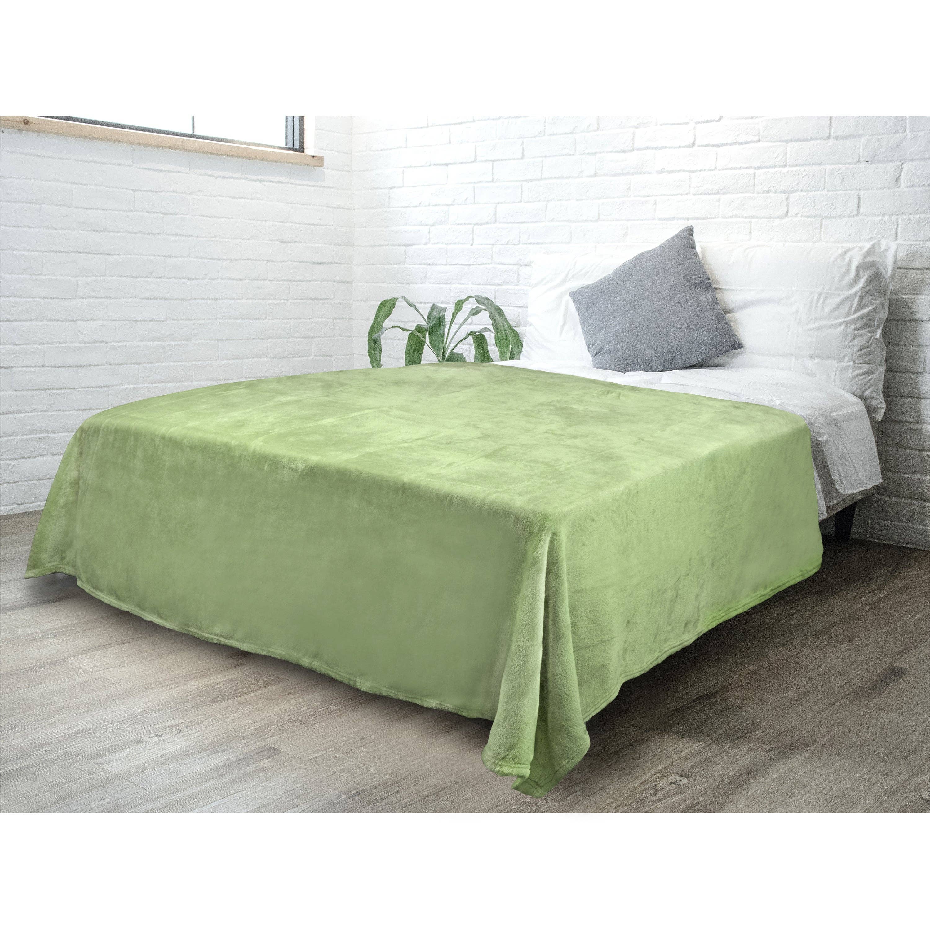 Pavilia - Wholesale Throw Blanket - Classic Fleece Throw Blanket124