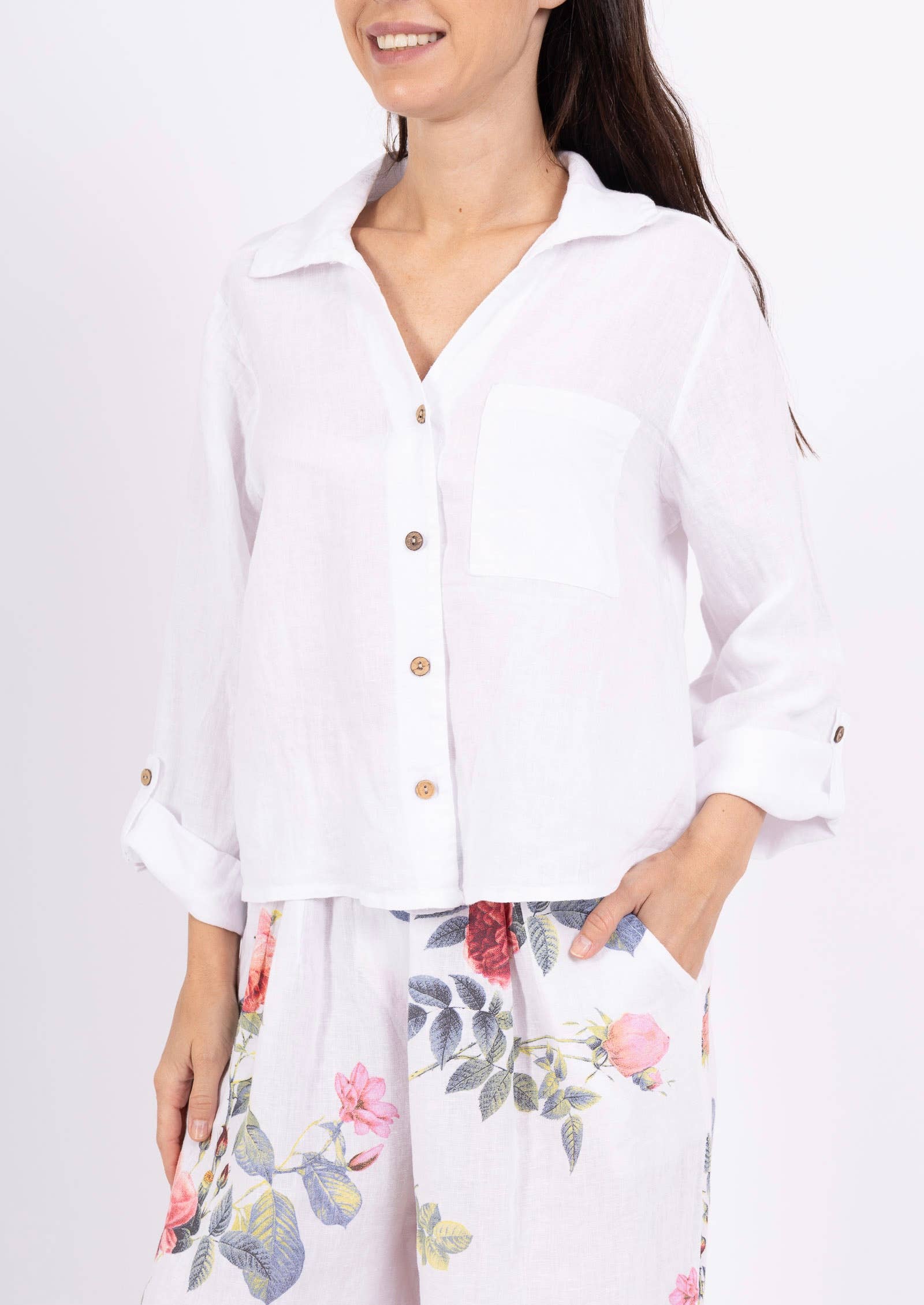 LINEN & COTTON HOUSE - Wholesale Buttoned-down shirt – Women's - 6235 SHORT LINEN SHIRT WITH FRONT POCKET