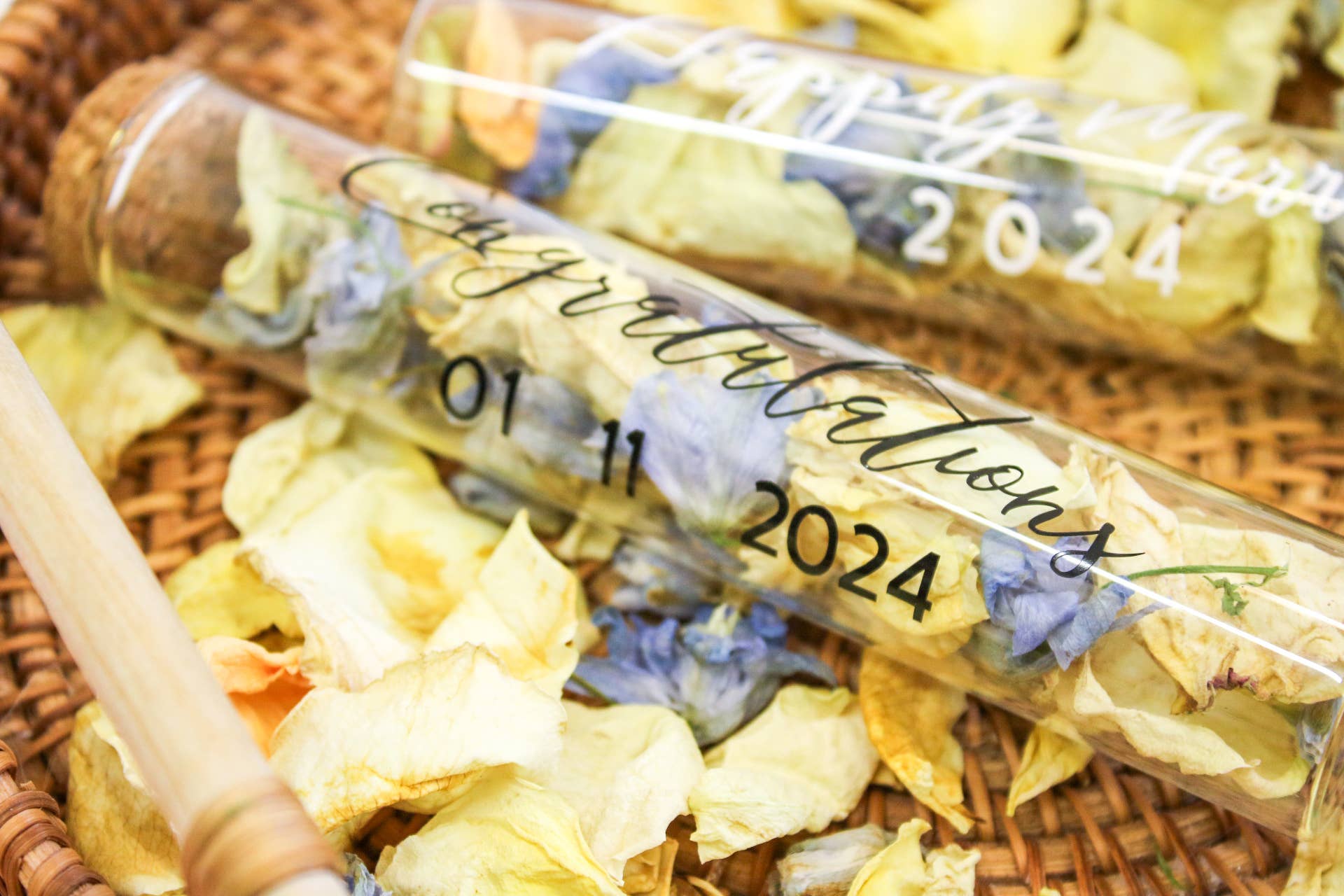 Wildestdreams.flowers - Wholesale Confetti - Biodegradable Confetti In Personalized Glass Test Tubes8