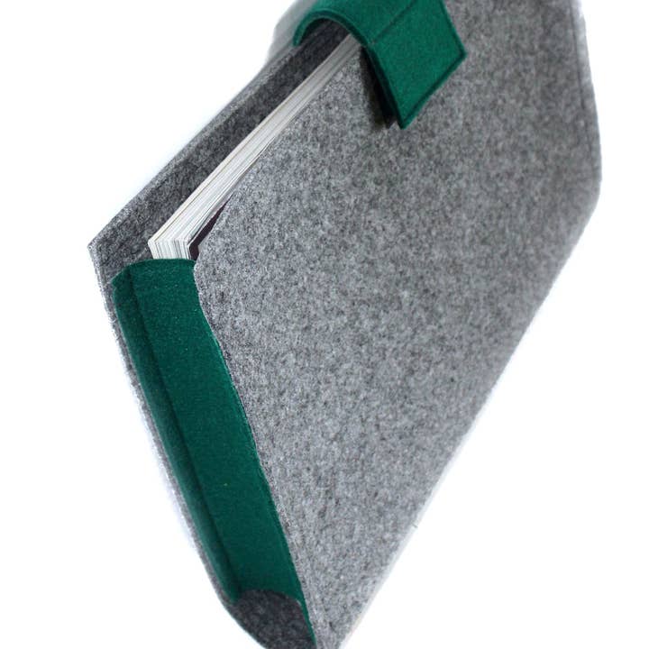 A4 Folder in Bright Grey for wholesale by Lux Felt London