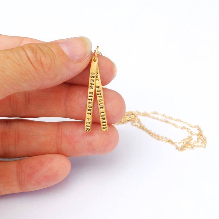 Chocolate and Steel - Vente Colliers à pendentif - Rêver sans peur Aimer sans limites - Collier citation8