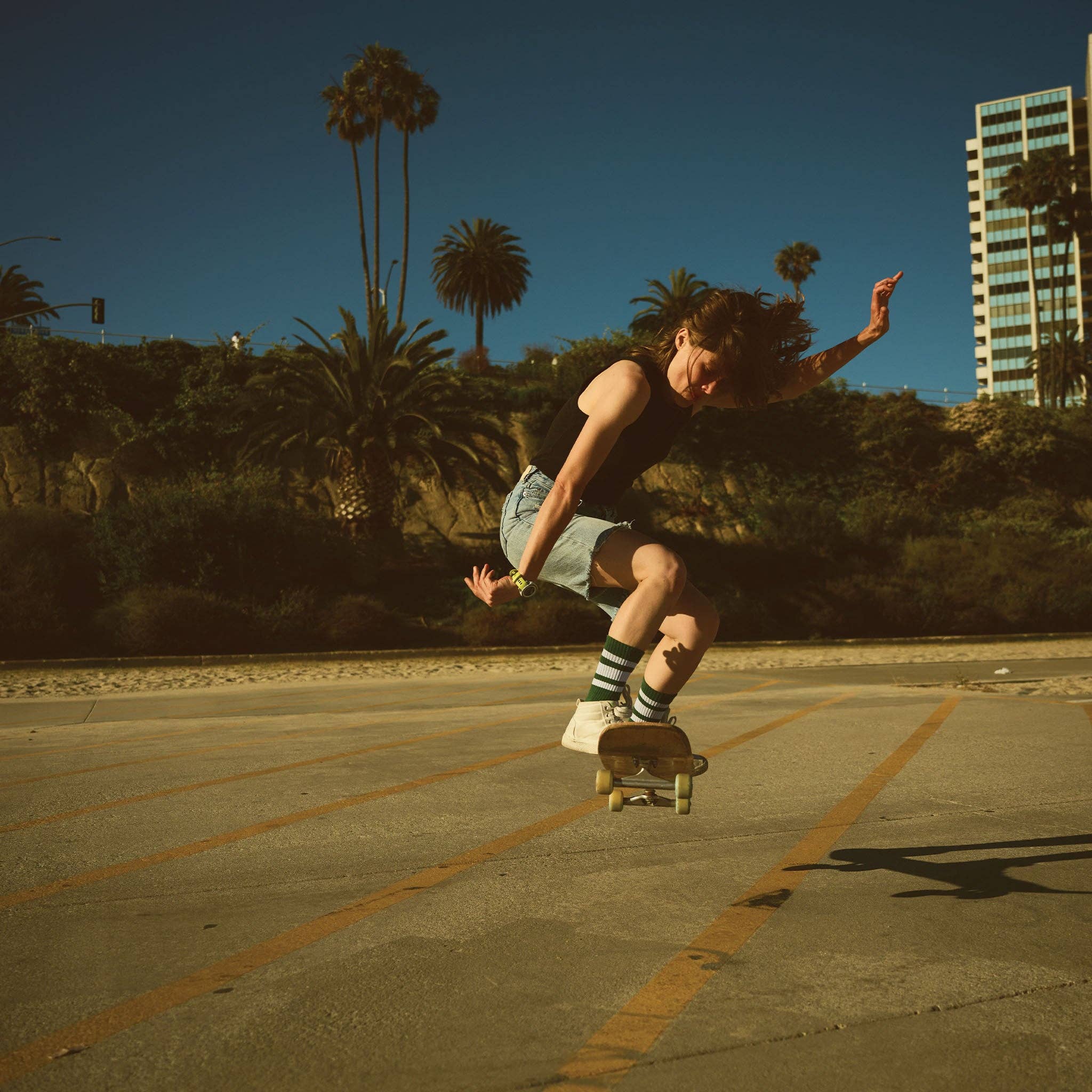 Bosque Verde Calcetines de rayas blancas | Verde bosque de venta al por mayor en Faire6