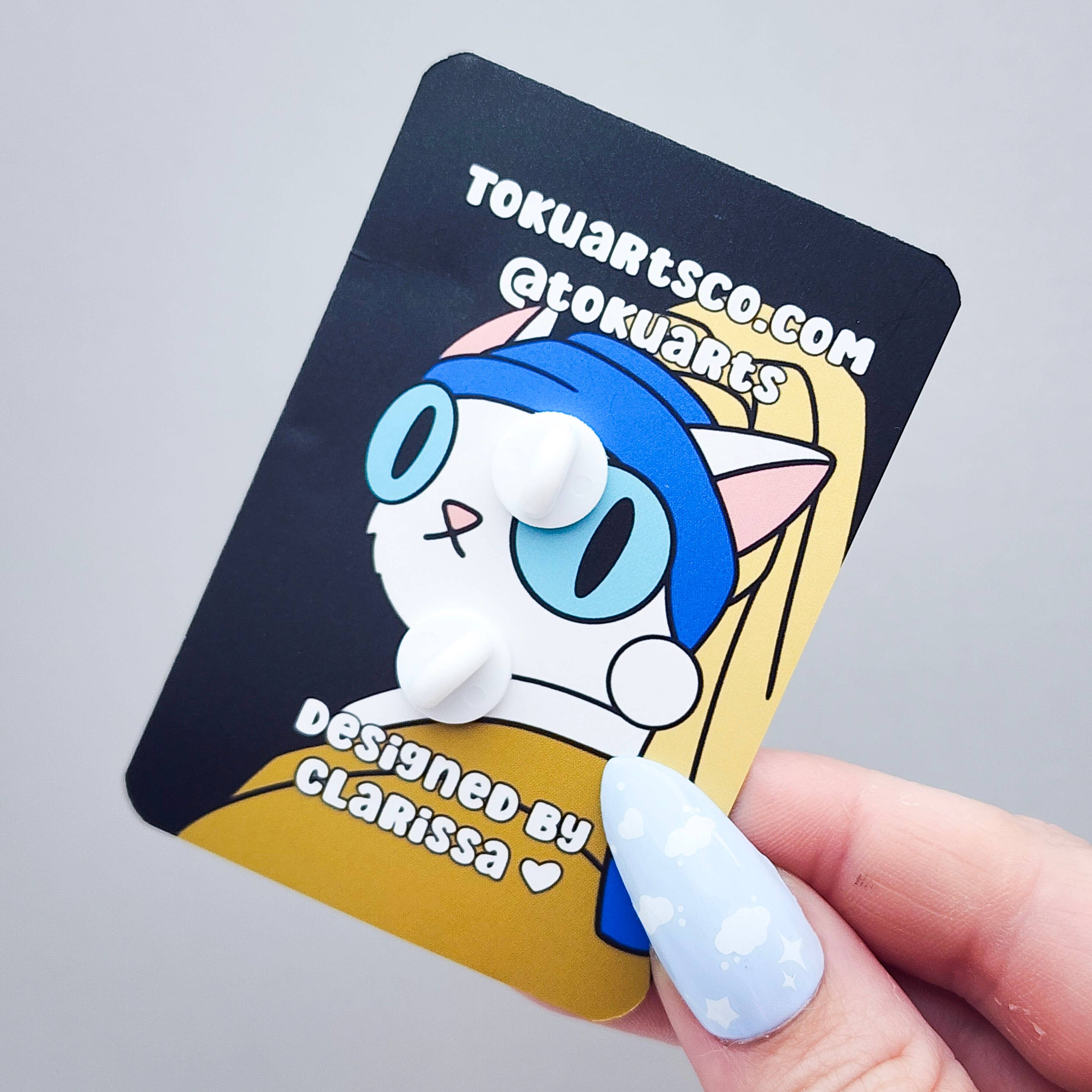 Toku Arts - Wholesale Lapel Pin/Button - Cat with a Pearl Earring Enamel Pin2