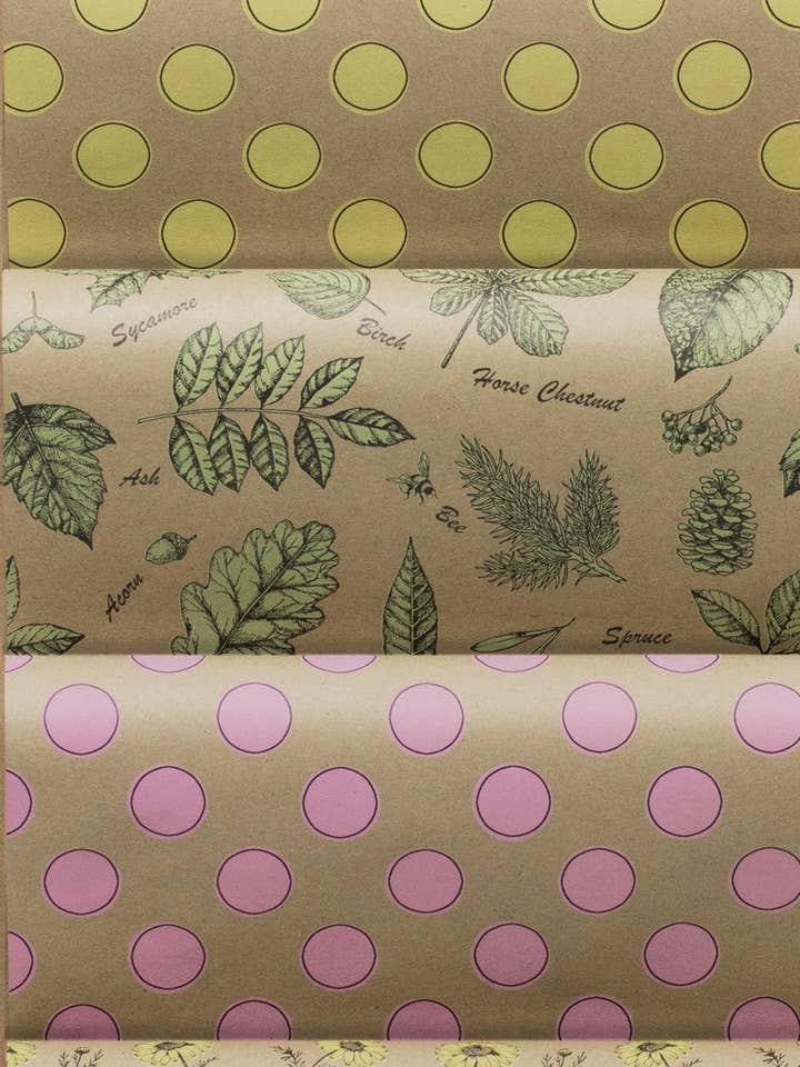 Milieuvriendelijk botanisch FSC™ gerecycled kraft inpakpapier voor wholesale door The Unique Paper Company