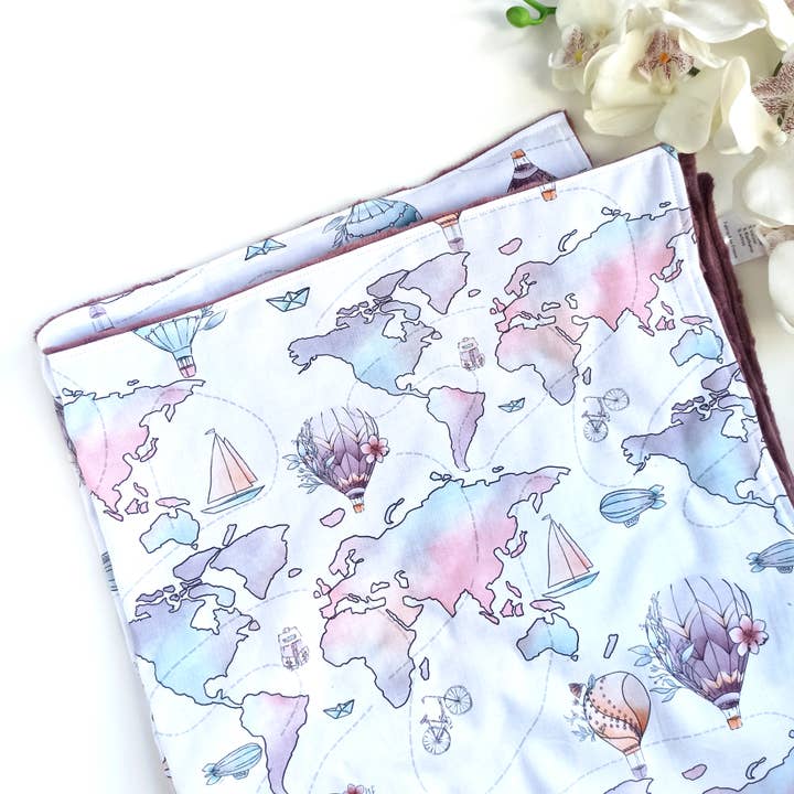 Baby tæppe - Mappemonde pink rejse kollektion for engroshandel hos Little Miss Tomatoes