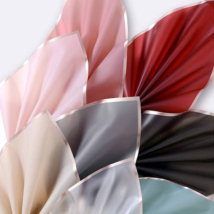 Papel de envolver flores impermeable con borde dorado, 20 hojas para venta al por mayor de UNIKPACKAGING