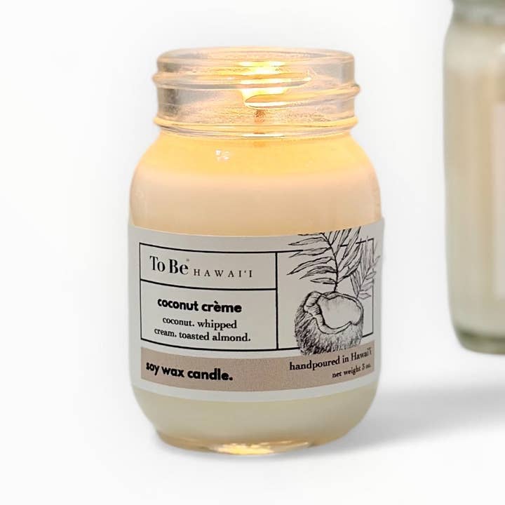 Bougie en cire de soja à la crème de noix de coco. pour la vente par To Be Hawaii