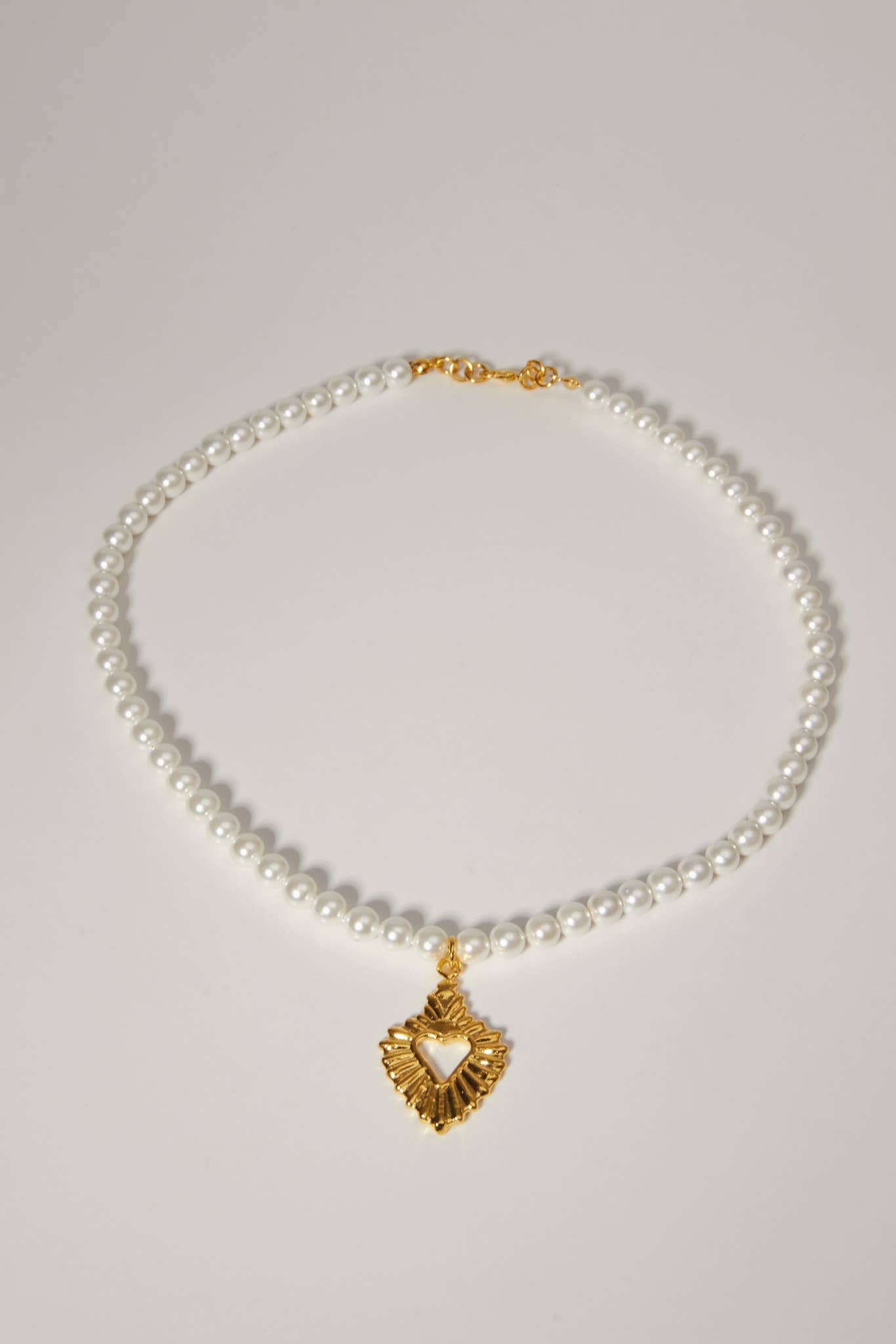 Heliconia Boutique – Großhandel Kette mit Anhänger/Charm – Amore Perlenkette – Die für das Alltagsoutfit0