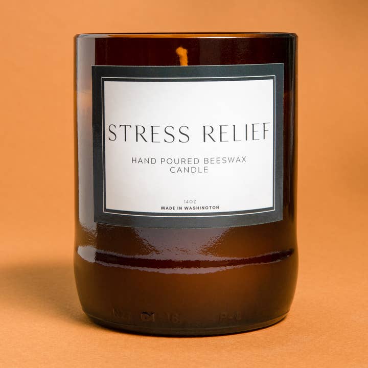 Stress Relief Beeswax Candles | Bougie de bouteille de vin parfumée à la lavande et à la vanille pour la vente par Black Oak Soap Company