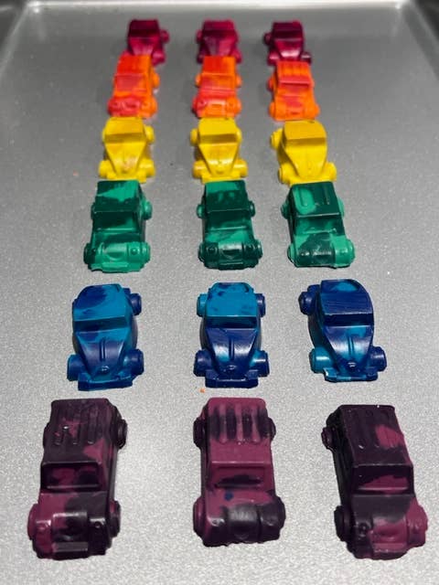 Cre8ive Crayonz - Wholesale Crayons - Kids & Baby - Car and Truck Rainbow Crayon Gift Box3