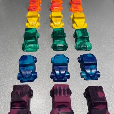 Cre8ive Crayonz - Wholesale Crayons - Kids & Baby - Car and Truck Rainbow Crayon Gift Box3