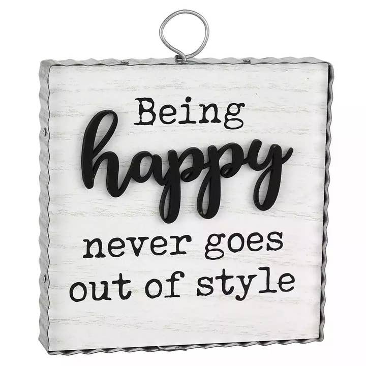 Cartel de madera y metal con texto Happy Never Goes Out Of para venta al por mayor de Sok-it by H2 LLC