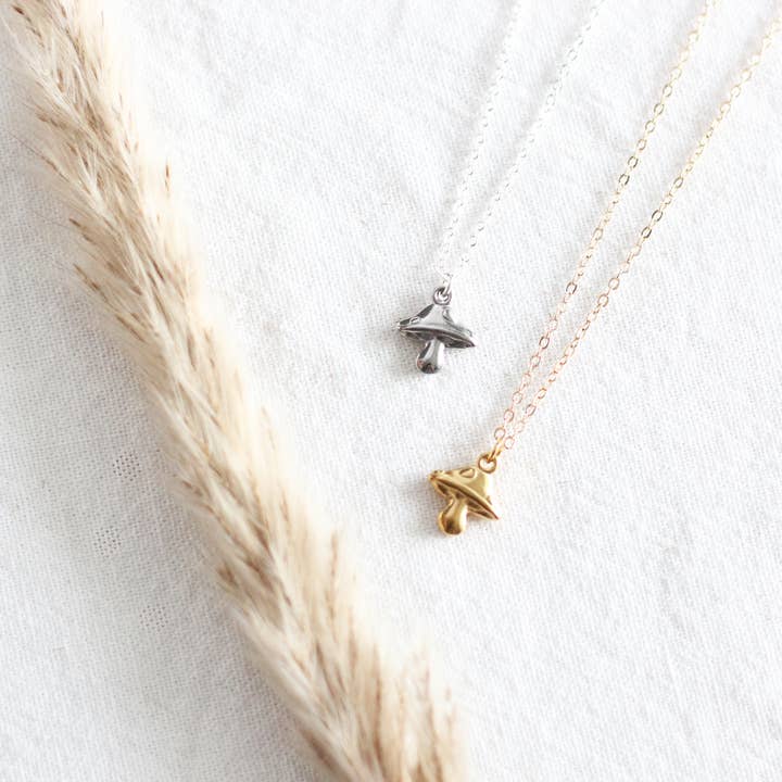 Collier Champignon pour la vente par Birch Jewellery