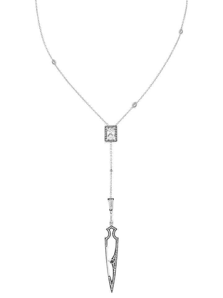 Schild-Halskette mit weißen Diamanten in Platin für den Großhandel von SALLY SKOUFIS™